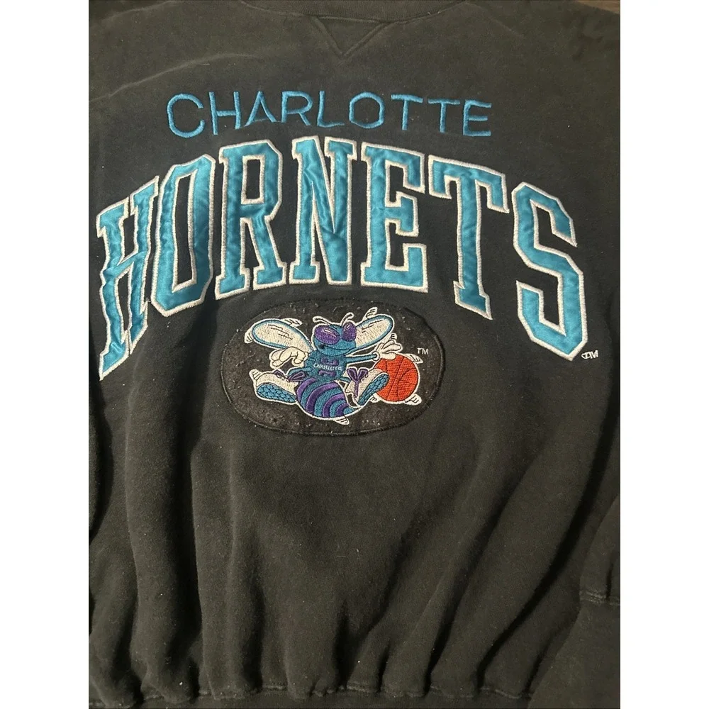 RARE VINTAGE CHARLOTTE HORNETS 90s Stitch Logo CREWNECK Logo 7 Mens Large